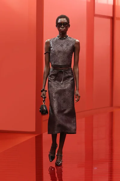 Look 42